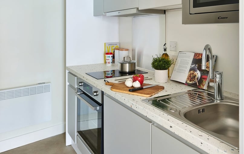 Gold Studio, View Studios, 11-13 Spa Road, Bermondsey, London - Image 1